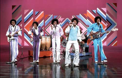 “杰克逊五兄弟”演唱组于上个世纪70年代在洛杉矶BOB希望电视节目中的表演。当时，迈克尔继续作为乐队的主唱，但他的个人演唱生涯也正处于上升的势头。杰克逊的歌唱开始于1971年的“GOT TO BE THERE”。 