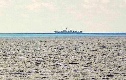 中国渔政部门在南海拦截驱逐多艘外籍非法渔船