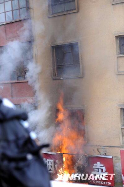 乌鲁木齐发生暴乱事件 已致140人死亡！_图1-3
