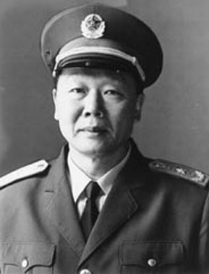 以后历任11军军长,副总参谋长,南京军区副司令员.