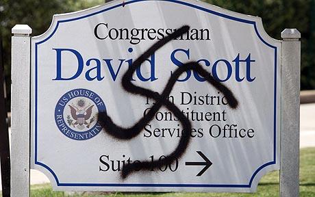 美国一民主党议员办公室被喷纳粹标志(图)