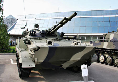 中国最新伞降战车配备俄授权生产的30毫米机炮