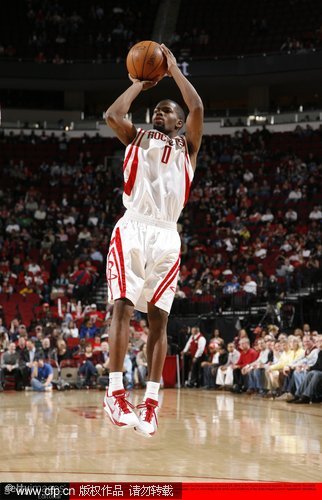 组图:火箭Vs老鹰 姚明归队现身赛场