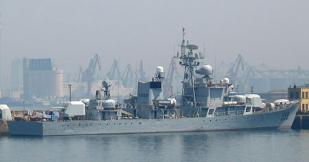 560号护卫舰频繁出海 春节后又远赴南沙战备值