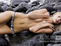泳装模特Tori Praver 海滩半裸性感写真(组图)