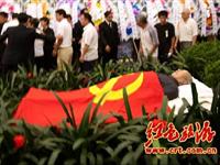 一周年祭：华国锋遗体告别仪式