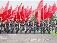 “跨越-2009·确山”：广州军区塔山部队挺进中原 