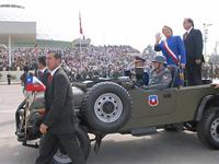 智利举行盛大阅兵式庆祝独立199周年(组图)