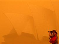 澳大利亚遭沙尘暴袭击 悉尼民众犹如“身处火星”[图集]