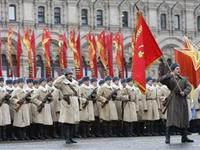 莫斯科举行盛大阅兵式纪念红场阅兵68周年