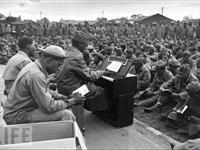 二战中的美军：休闲时光离不开音乐