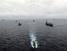 日本准航母首次与美军航母编队联合参加大演习