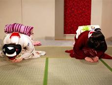 “醉卧美人膝”：日本历史上的著名艺伎
