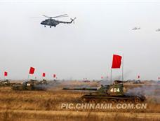 “联合-2009”演习：直升机指挥79坦克集群进攻