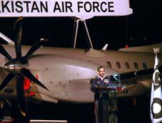 巴基斯坦空军接收首架最新型“平衡木”预警机(图)
