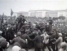 1966年：毛泽东座驾抛锚在天安门前