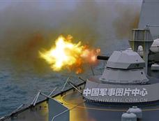 海军南海舰队单舰攻防与兵力输送训练 