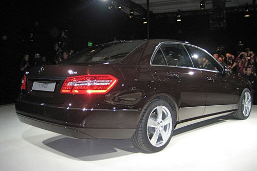 全新奔驰E级轿车7月进口 2010年加长后国产