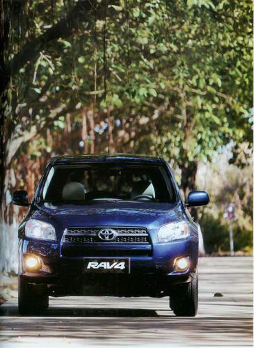 拘小节者成大器--试驾RAV4(图)