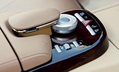 宝马750Li对比测试奔驰S550 豪华霸主之争(5)