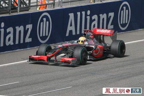 F1上海站排位赛红牛力压布朗 维特尔杆位阿隆索头排(2)