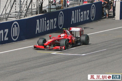 F1上海站排位赛红牛力压布朗 维特尔杆位阿隆索头排(2)