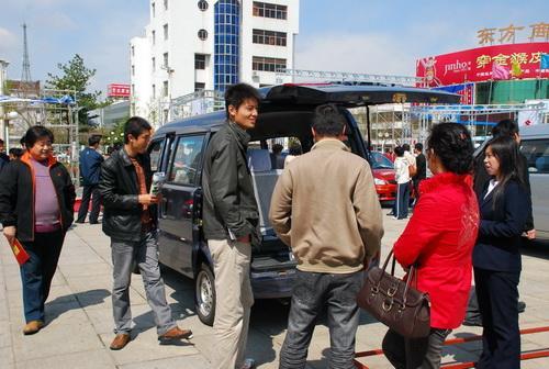 百强巡展报道：【寿光】汽车下乡先锋吉奥汽车(4)