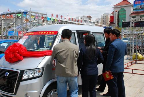 百强巡展报道：【寿光】汽车下乡先锋吉奥汽车(4)