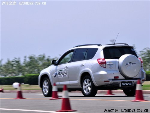 开起来比看上去更好 试驾一汽丰田RAV4(4)