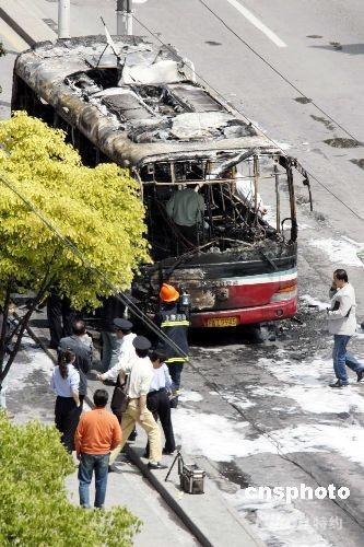 目击者讲述上海公交爆燃事故过程和亲身感受(图)