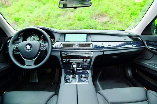 为难的大佬生活--试驾宝马750Li