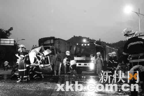 夺命公交狂飙半个惠州　连撞28车致4死11伤