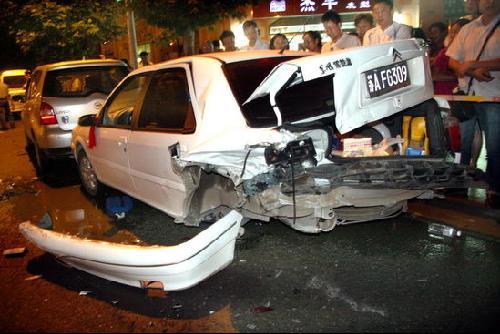 司机酒后驾车连撞9人 5死包括孕妇(组图)