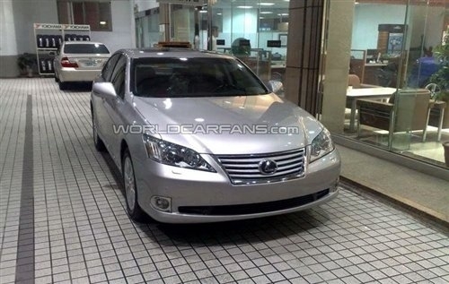 2010款雷克萨斯ES350谍照曝光 外观稍变