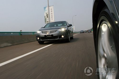 运动型轿车 试驾东风本田思铂睿