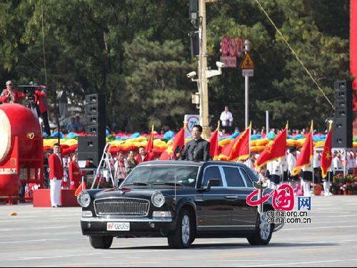 60周年国庆阅兵车HQE解读\(图\)