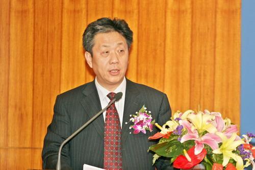 现中国汽车工业协会常务副会长董扬简介
