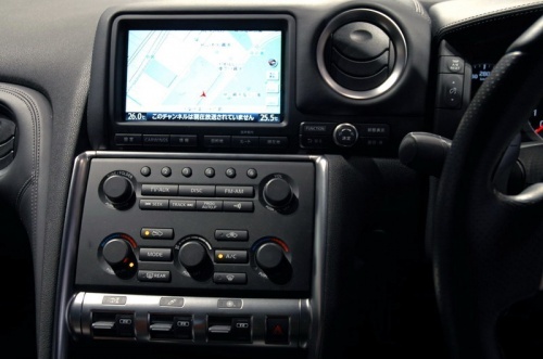 2010款日产GT-R发布 明年初将正式上市