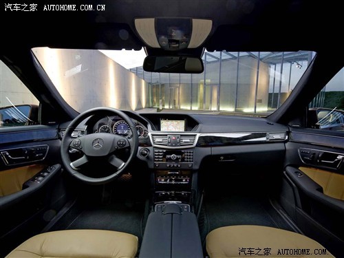 广州车展上市 奔驰将推E260/E260Coupe