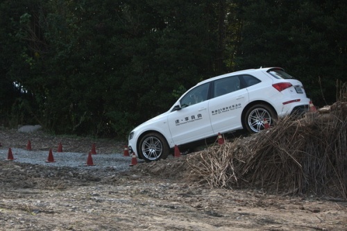 大众情人 试进口版奥迪Q5 2.0T Quattro