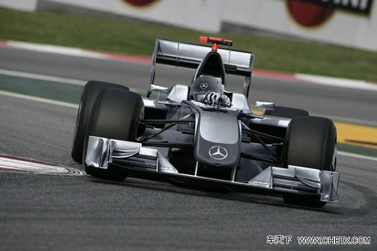 奔驰接管布朗GP车队 更名为F1梅赛德斯奔驰车队