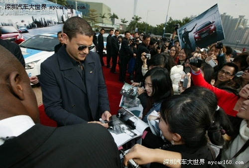 米勒率雪佛兰科鲁兹WTCC赛车逛羊城