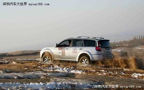 亲身感受“达喀尔”比赛 随车王同闯“天漠”