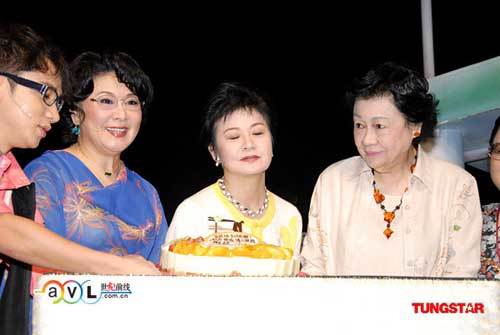 2009TVB台庆今日举行 黎耀祥等台柱子们的车事趣闻\(组图\)\(4\)