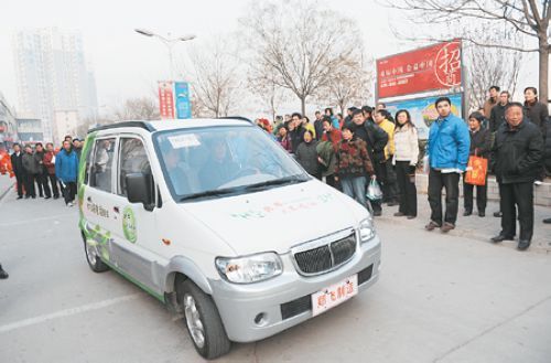 郑州电动汽车产业发展提速 率先给办证