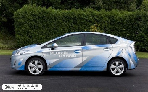 插电的混合动力车 试2012款丰田普锐斯
