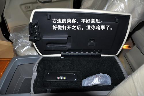 本山 姚明的爱驾 2010款英菲尼迪QX56实拍\(4\)