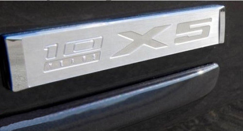 宝马X5-指导价上调 十周年版订金10万元