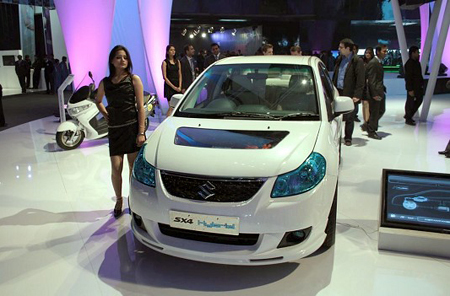 汽车巨头发力新兴市场 印度车展“小”车当家