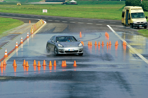 对立与统一 试驾保时捷Panamera Turbo\(4\)